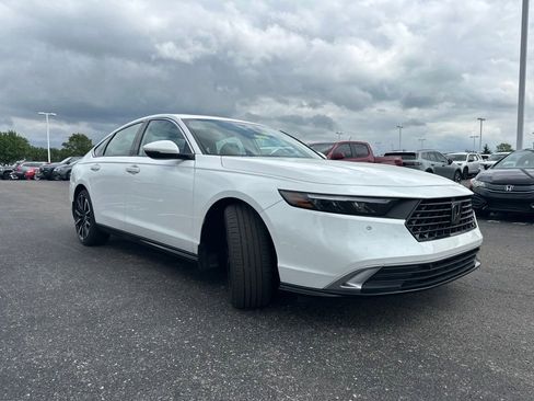 Used 2024 Honda Accord Touring image 10