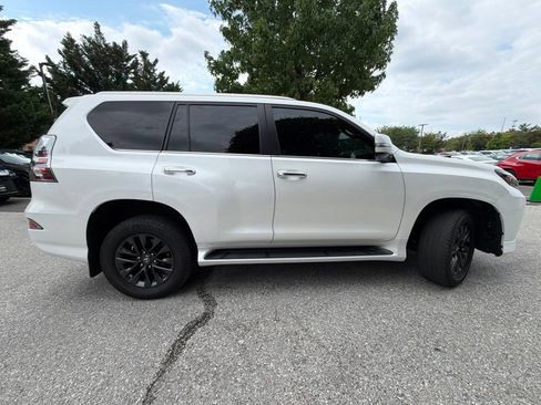 Used 2023 Lexus GX 460 Premium w/ Premium Package AWD/4WD image 4