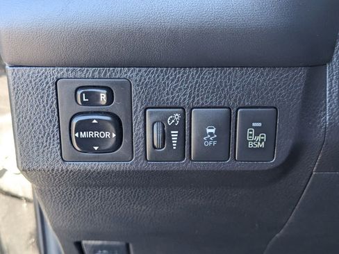 Used 2015 Toyota RAV4 Limited w/ Technology Package image 26