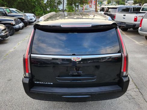 Used 2015 Cadillac Escalade ESV Luxury image 12