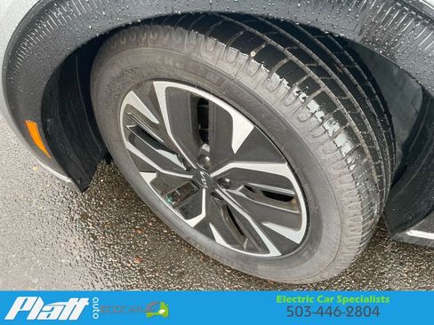 Used 2022 Kia EV6 Wind image 17