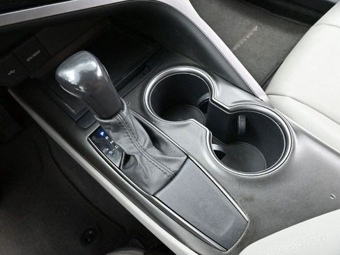 Used 2021 Toyota Camry SE FWD image 24