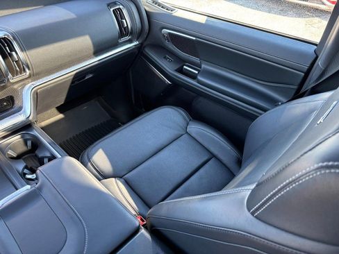 Used 2025 Ford Expedition Platinum w/ Stealth Performance Package AWD/4WD image 17