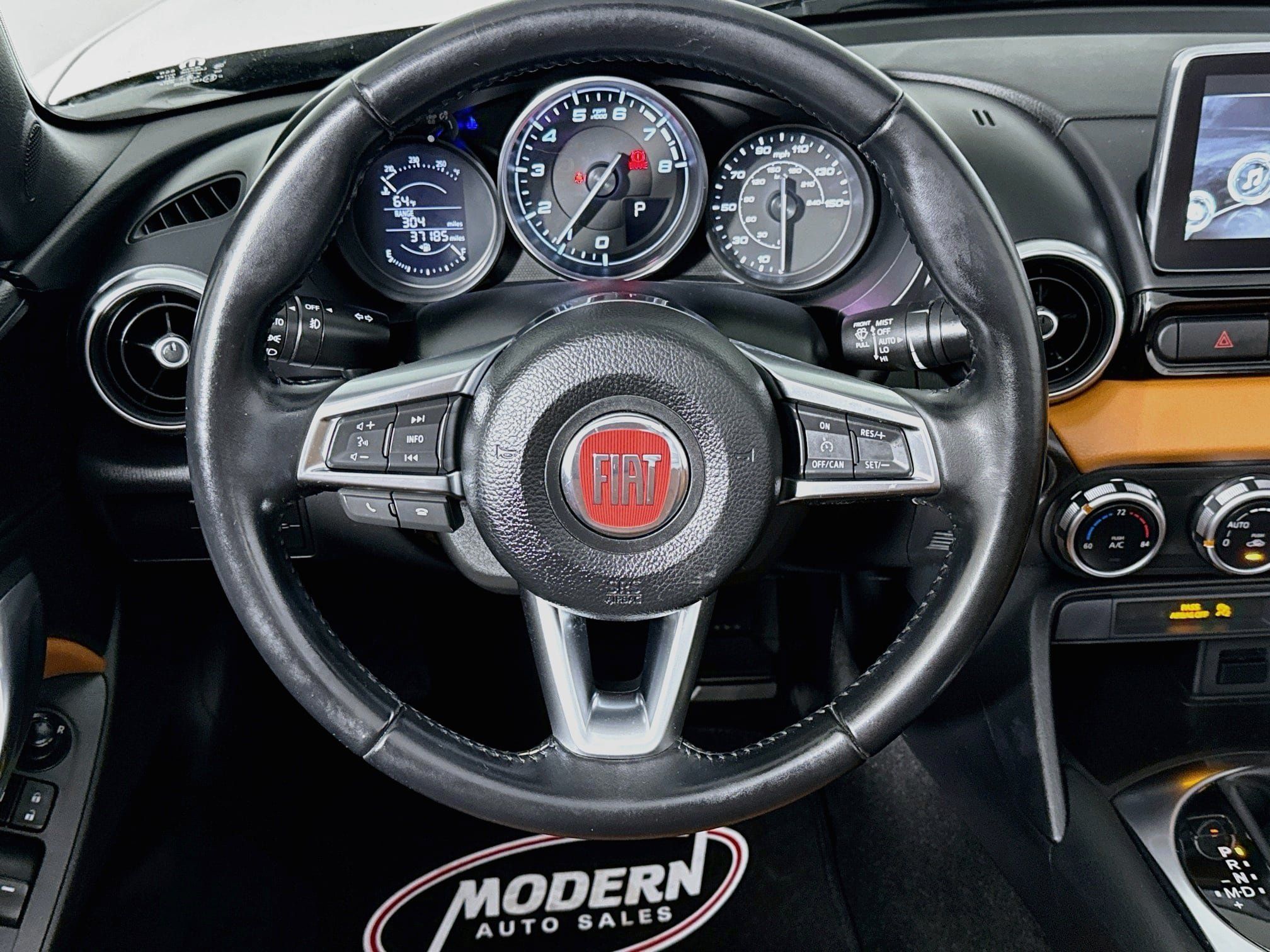 Used 2018 FIAT 124 Spider Lusso w/ Navigation & Sound Group RWD image 24
