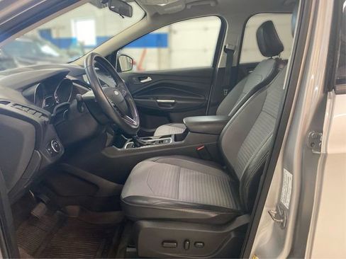 Used 2019 Ford Escape SE image 10