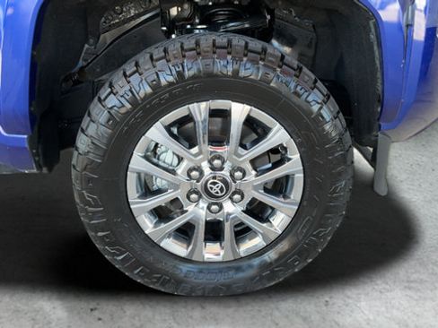 Used 2024 Toyota Tacoma Limited w/ Limited Package (LT) AWD/4WD image 27