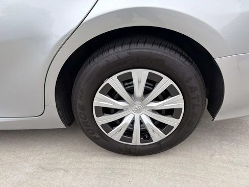 Used 2020 Toyota Camry LE w/ Carpet Mat Package FWD image 7