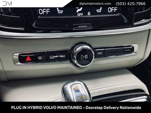 Used 2019 Volvo S90 T8 Inscription w/ Advanced Package AWD/4WD image 37
