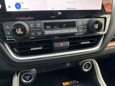 Used 2024 Toyota Grand Highlander AWD Hybrid image 26