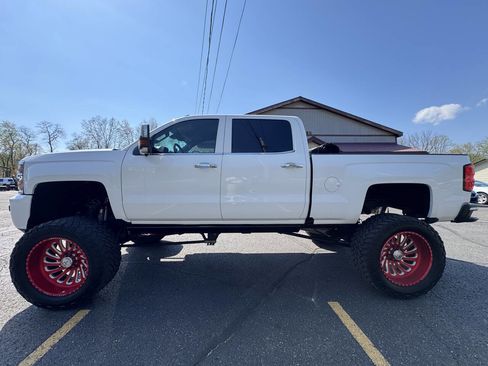 Used 2017 Chevrolet Silverado 2500 High Country w/ Duramax Plus Package AWD/4WD image 7