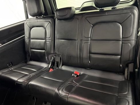 Used 2019 Lincoln Navigator L Reserve image 12