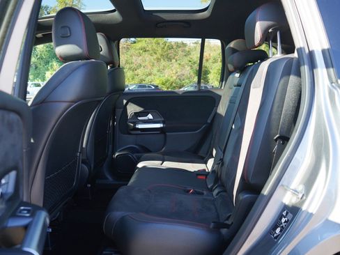 Used 2021 Mercedes-Benz GLB 250 4MATIC image 18