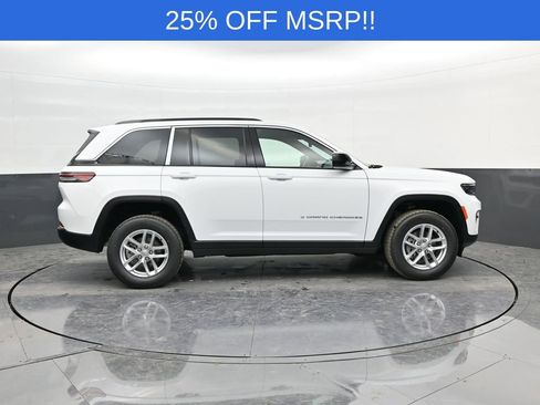 New 2025 Jeep Grand Cherokee Laredo X w/ Luxury Tech Group I AWD/4WD image 8