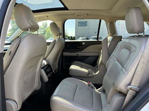 Certified 2021 Lincoln Aviator Reserve w/ Equipment Group 201A image 10