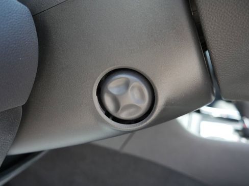 Used 2018 Chevrolet Impala Premier w/ Premier Confidence Package image 12