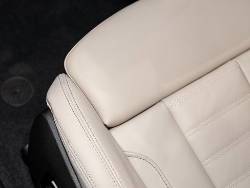 Used 2026 BMW 330i xDrive Sedan w/ Premium Package image 16