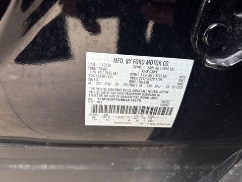 Used 2021 Ford Explorer Limited w/ Equipment Group 301A AWD/4WD image 35