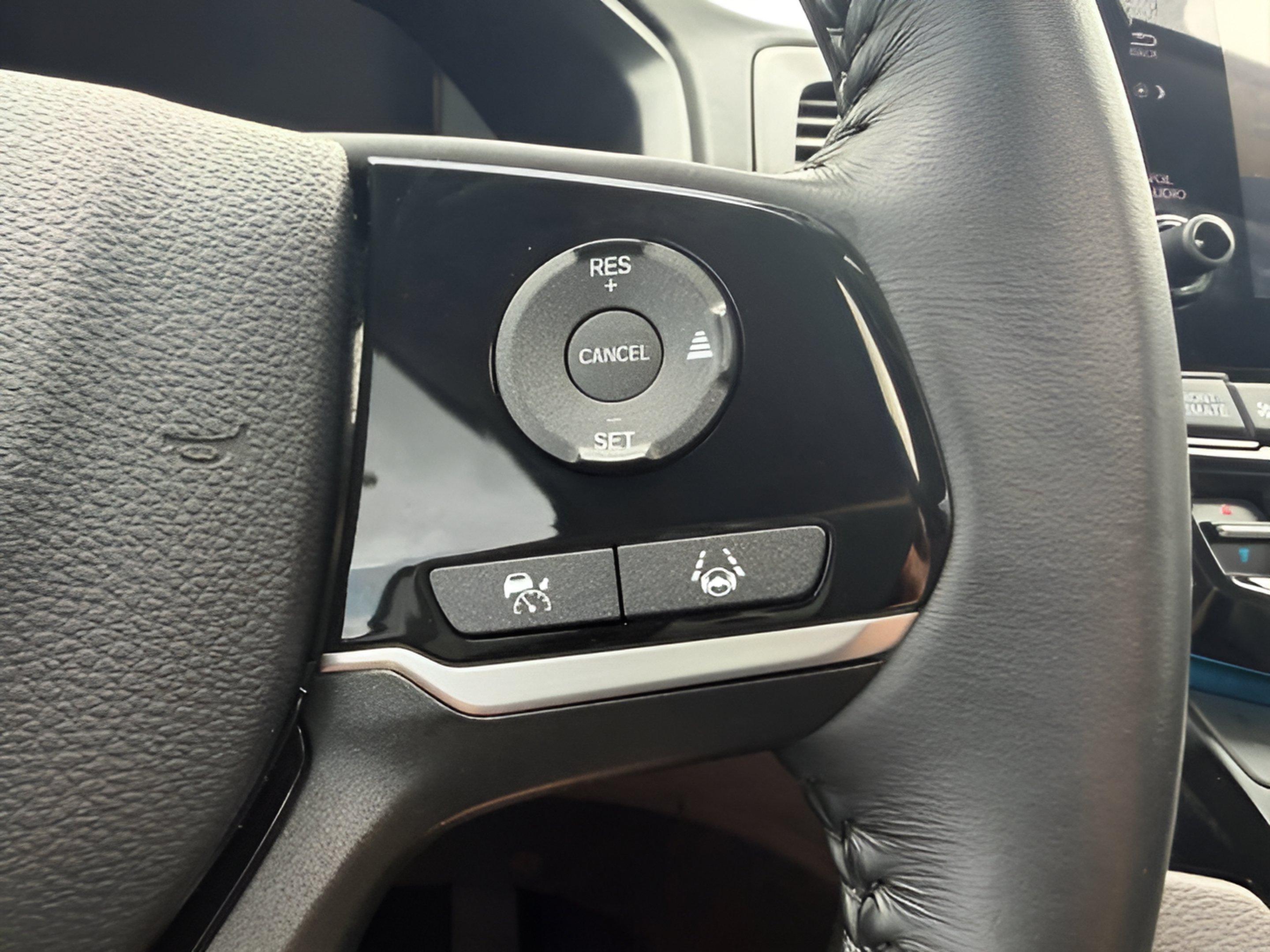 Certified 2024 Honda Odyssey Touring image 14