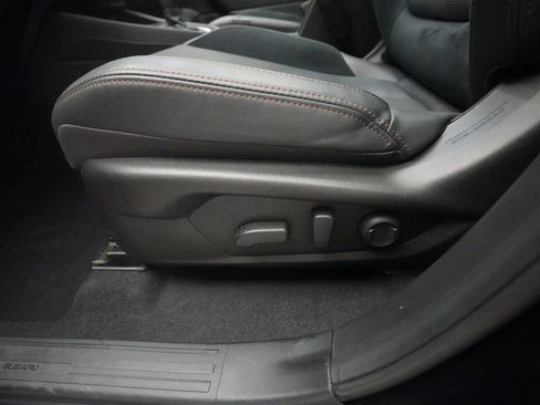 Certified 2025 Subaru Forester Touring AWD/4WD image 30
