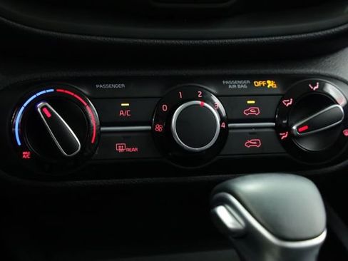 Used 2020 Kia Soul GT-Line FWD image 19