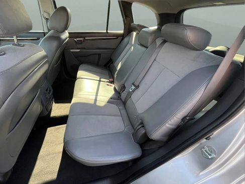 Used 2011 Hyundai Santa Fe SE w/ Premium Pkg 3 FWD image 11