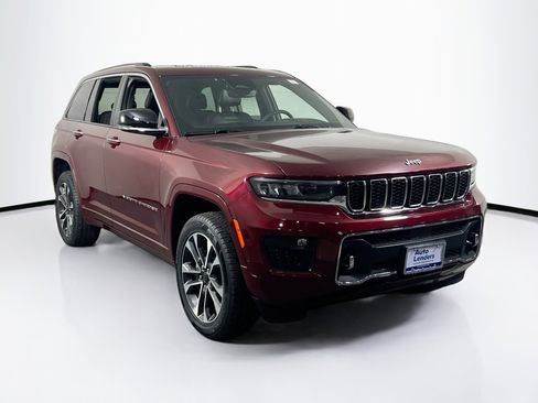 Used 2023 Jeep Grand Cherokee Overland image 3