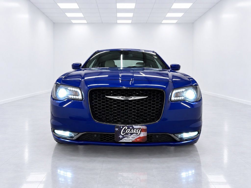 Used 2019 Chrysler 300 S w/ 300S Premium Group 2 AWD/4WD image 6