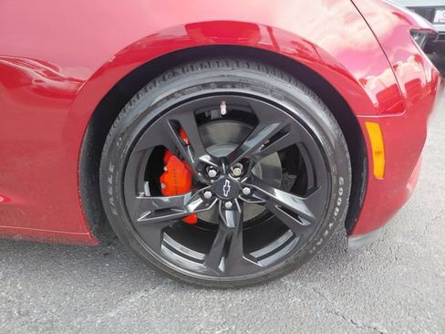 Used 2023 Chevrolet Camaro LT w/ Technology Package RWD image 8