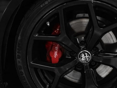 Used 2020 Alfa Romeo Giulia w/ Nero Edizione RWD image 51