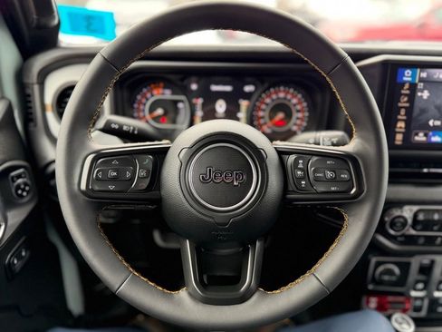 Used 2024 Jeep Wrangler Willys image 6