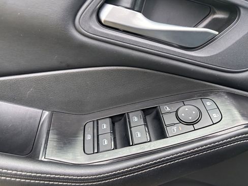 Used 2025 Nissan Rogue SV AWD/4WD image 20
