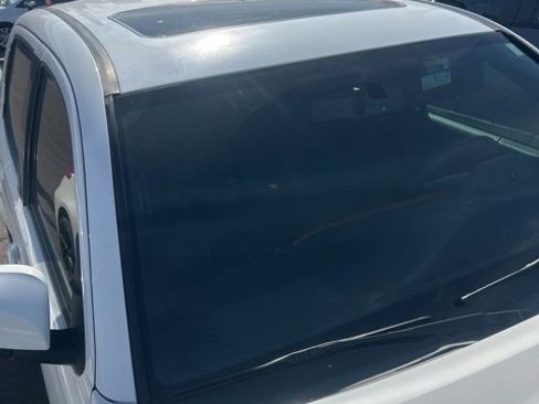 Used 2016 Toyota Tacoma TRD Sport image 3