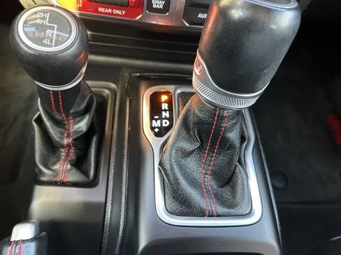 Used 2020 Jeep Wrangler Unlimited Rubicon w/ Quick Order Package 28Y Recon image 32