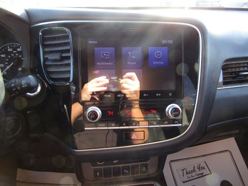 Used 2022 Mitsubishi Outlander SEL image 13