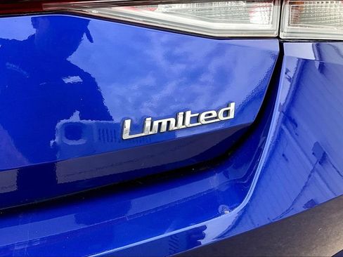 Used 2023 Hyundai Elantra Limited w/ Cargo Package image 39