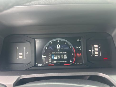Used 2025 Toyota Tacoma SR5 AWD/4WD image 3