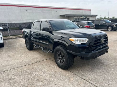 Used 2022 Toyota Tacoma SR w/ SR Convenience Package RWD image 3