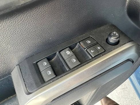 Used 2019 Toyota Tacoma SR5 RWD image 24