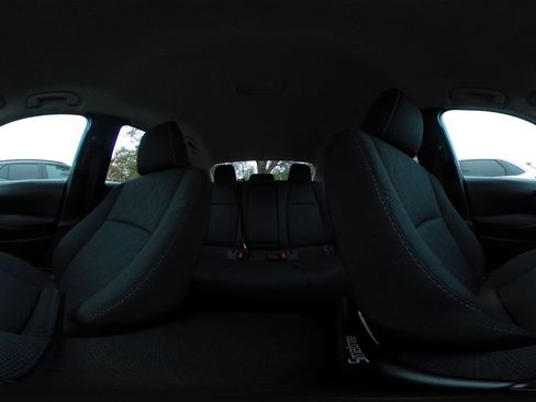 Used 2025 Toyota Corolla LE image 40