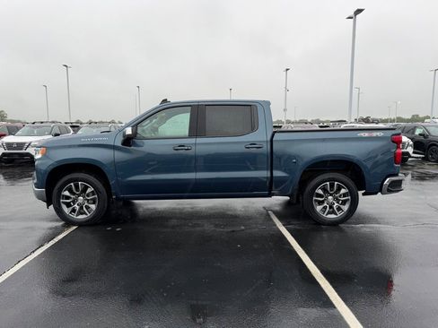 Used 2024 Chevrolet Silverado 1500 LT AWD/4WD image 8