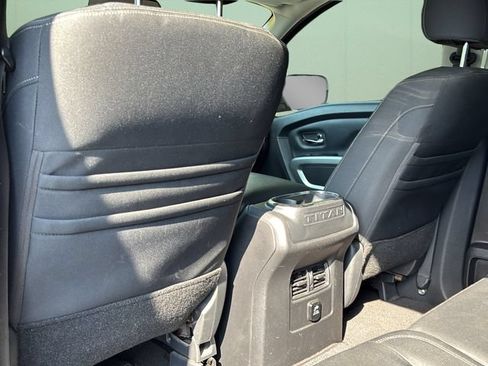 Used 2018 Nissan Titan SV w/ SV Convenience Package RWD image 24