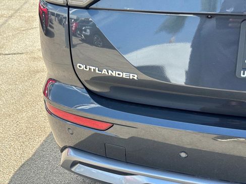New 2025 Mitsubishi Outlander SE image 6