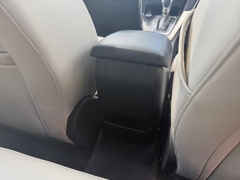 Used 2015 Ford Focus Titanium FWD image 22