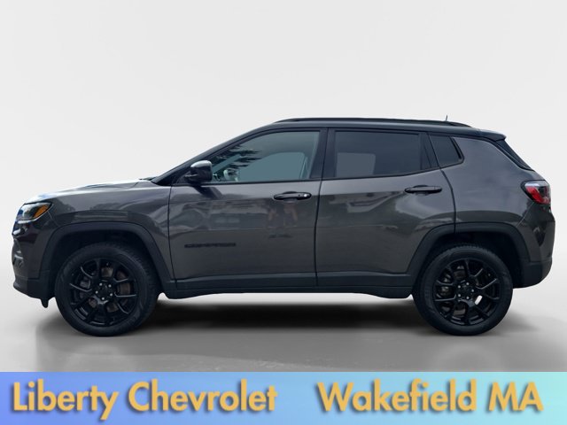 Used 2023 Jeep Compass Latitude w/ Sun and Sound Group AWD/4WD image 4