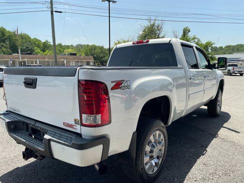 Used 2012 GMC Sierra 2500 Denali w/ Suspension Package, Off-Road AWD/4WD image 7