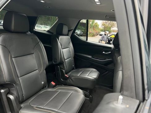 Used 2020 Chevrolet Traverse RS image 34