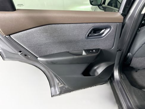 Used 2023 Nissan Rogue S AWD/4WD image 25