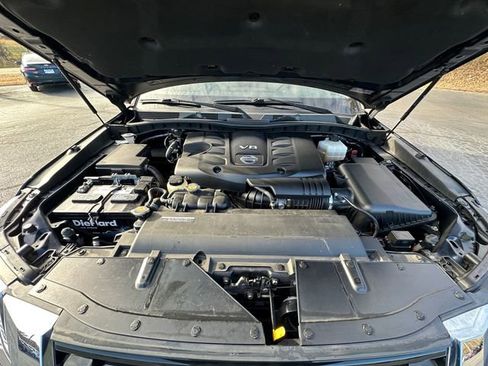 Used 2022 Nissan Armada SL w/ Captain's Chairs Package image 32