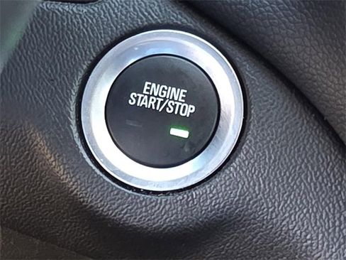 Used 2020 Chevrolet Equinox LT image 18