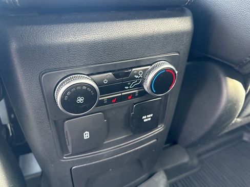 Used 2023 Ford Explorer Limited w/ Limited Technology Package image 15
